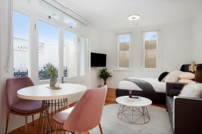 Comfortable Renovated Studio Close To City Sydney